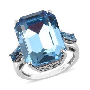 SWAROVSKI Aquamarine Crystal Ring. Size 6.